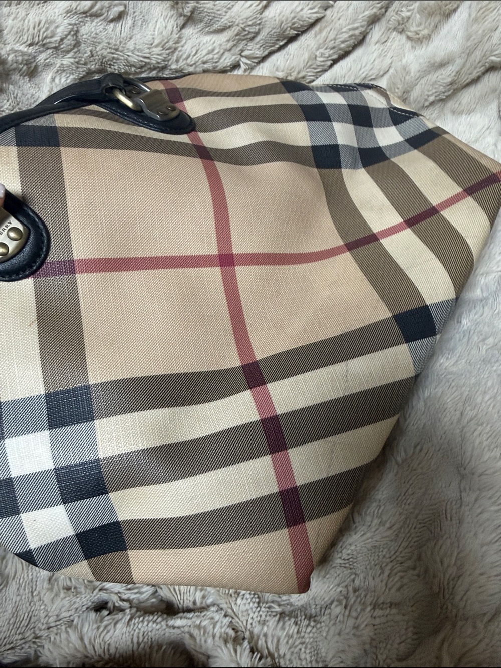 Burberry Classic Plaid Tote Bag in Beige with Black Trim - Picture 3 of 10